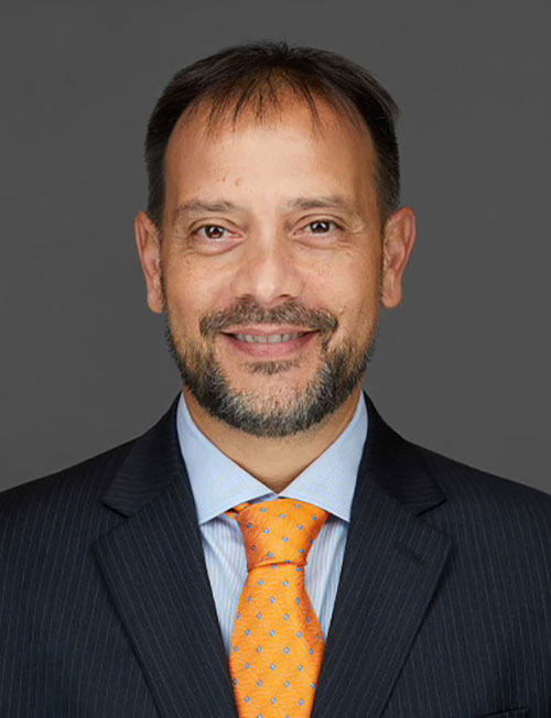 meet dr alejandro caribas